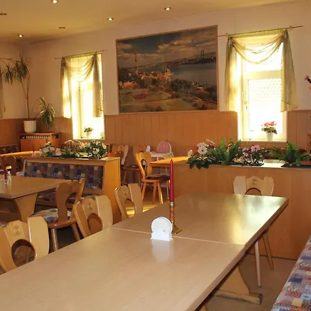 - Gaststaette Alt Guest house Garbsen